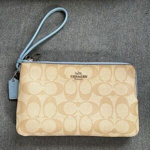 Coach Tan and Baby Blue Wristlet, Beautiful Wallet. New without tag